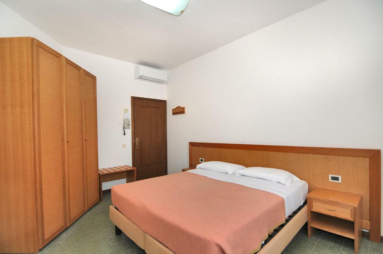 Venus Best Price Caorle Esterno foto