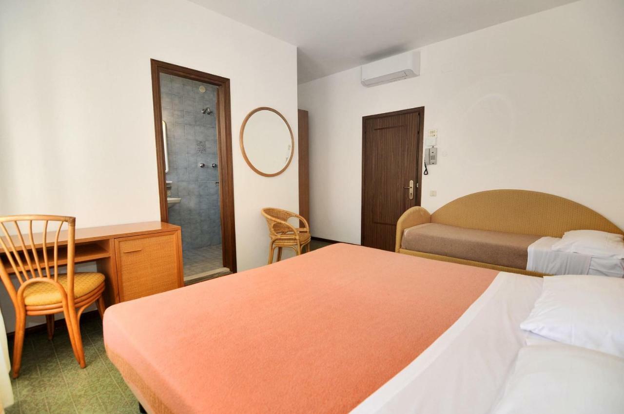Venus Best Price Caorle Esterno foto