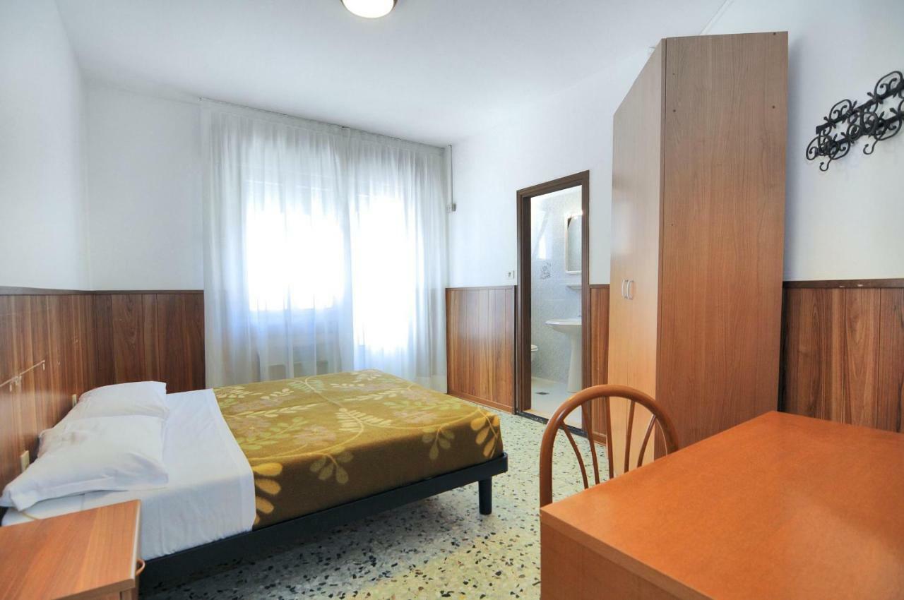 Venus Best Price Caorle Esterno foto