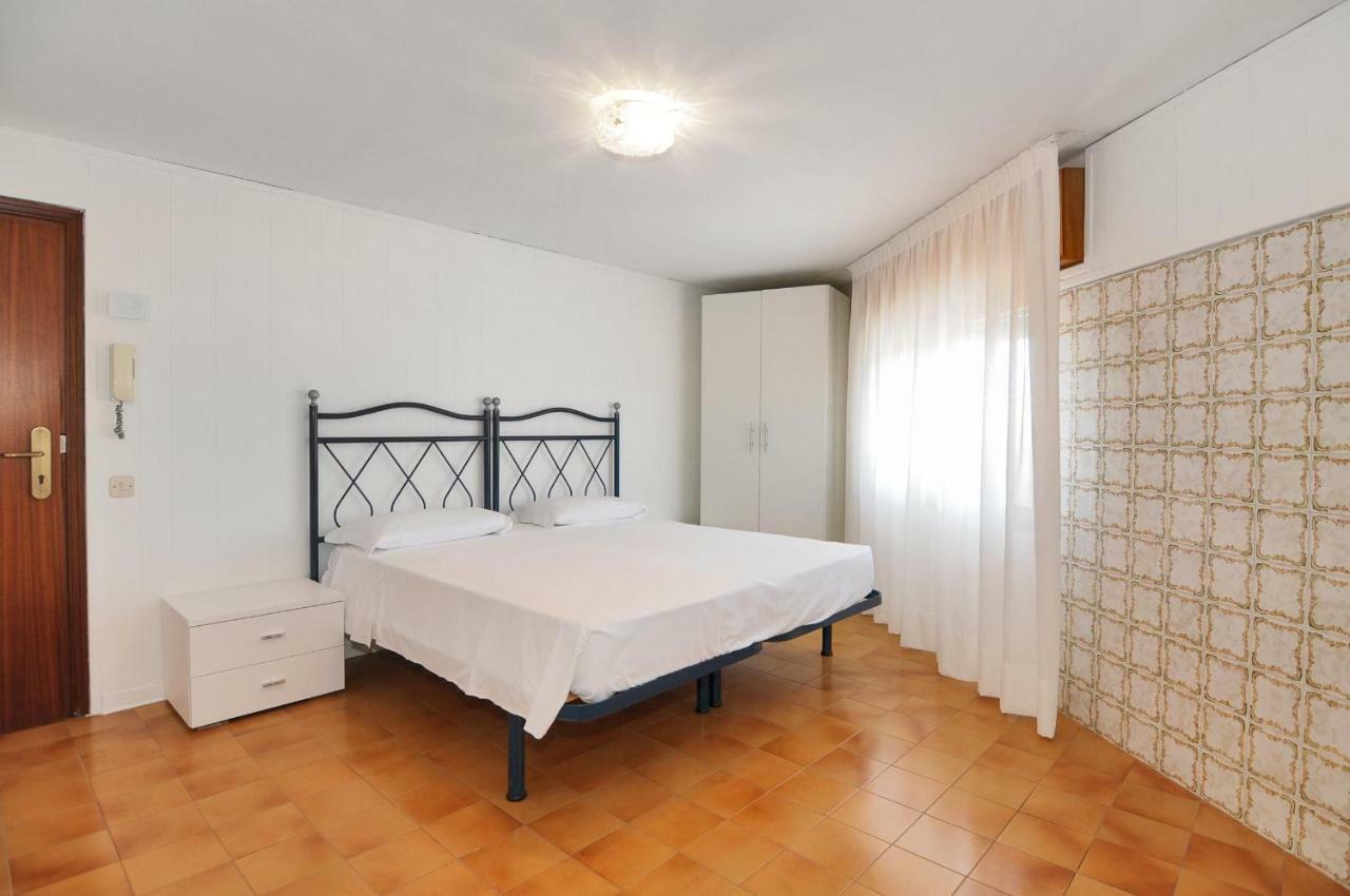 Venus Best Price Caorle Esterno foto