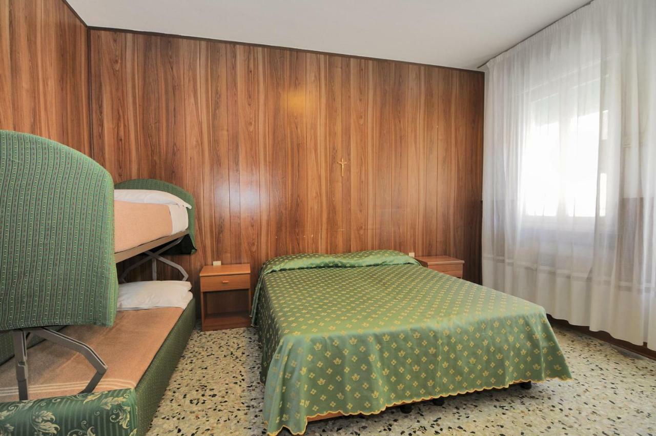 Venus Best Price Caorle Esterno foto