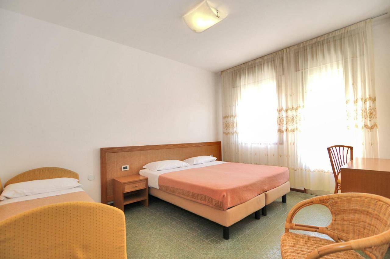 Venus Best Price Caorle Esterno foto