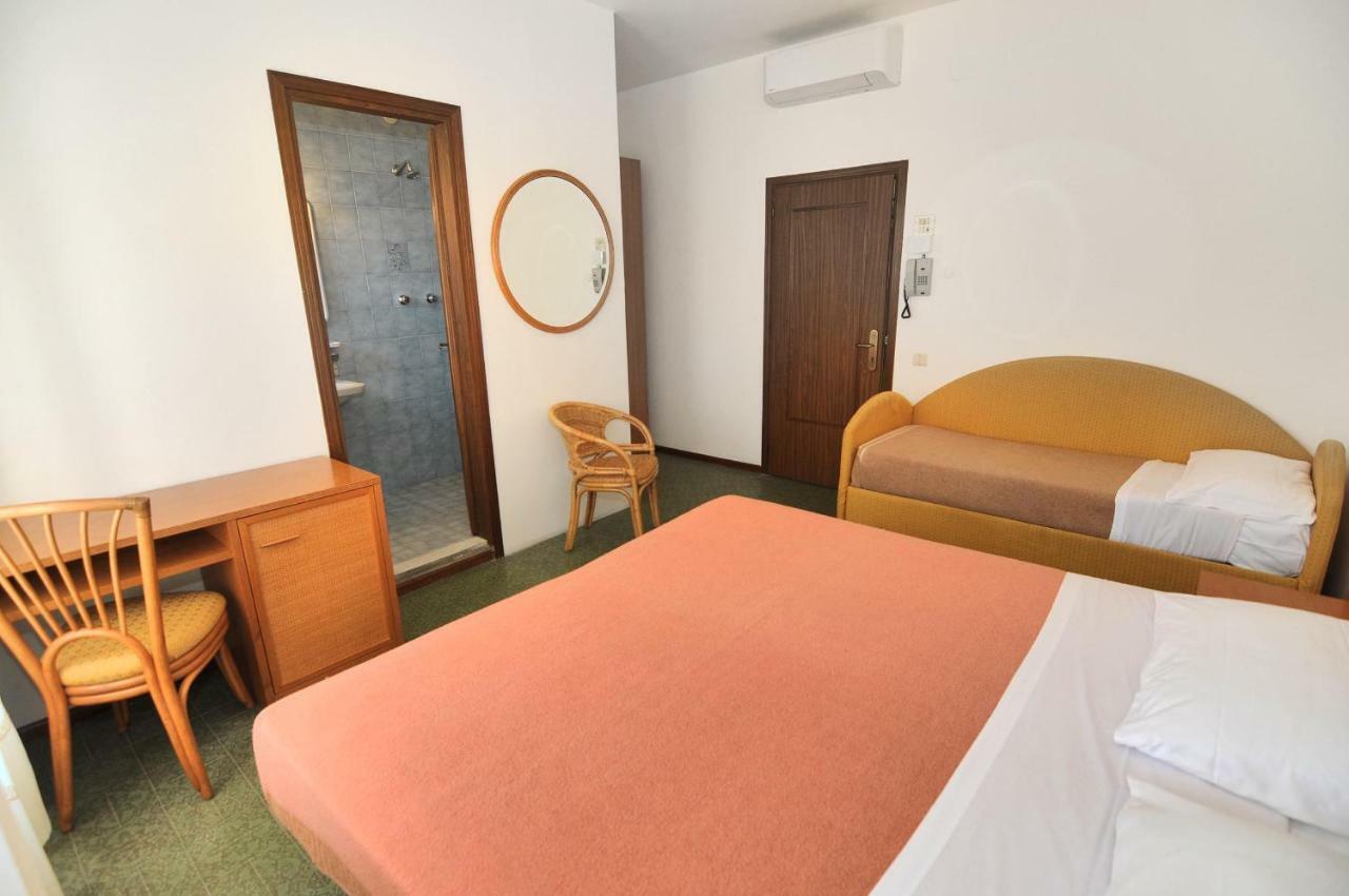 Venus Best Price Caorle Esterno foto