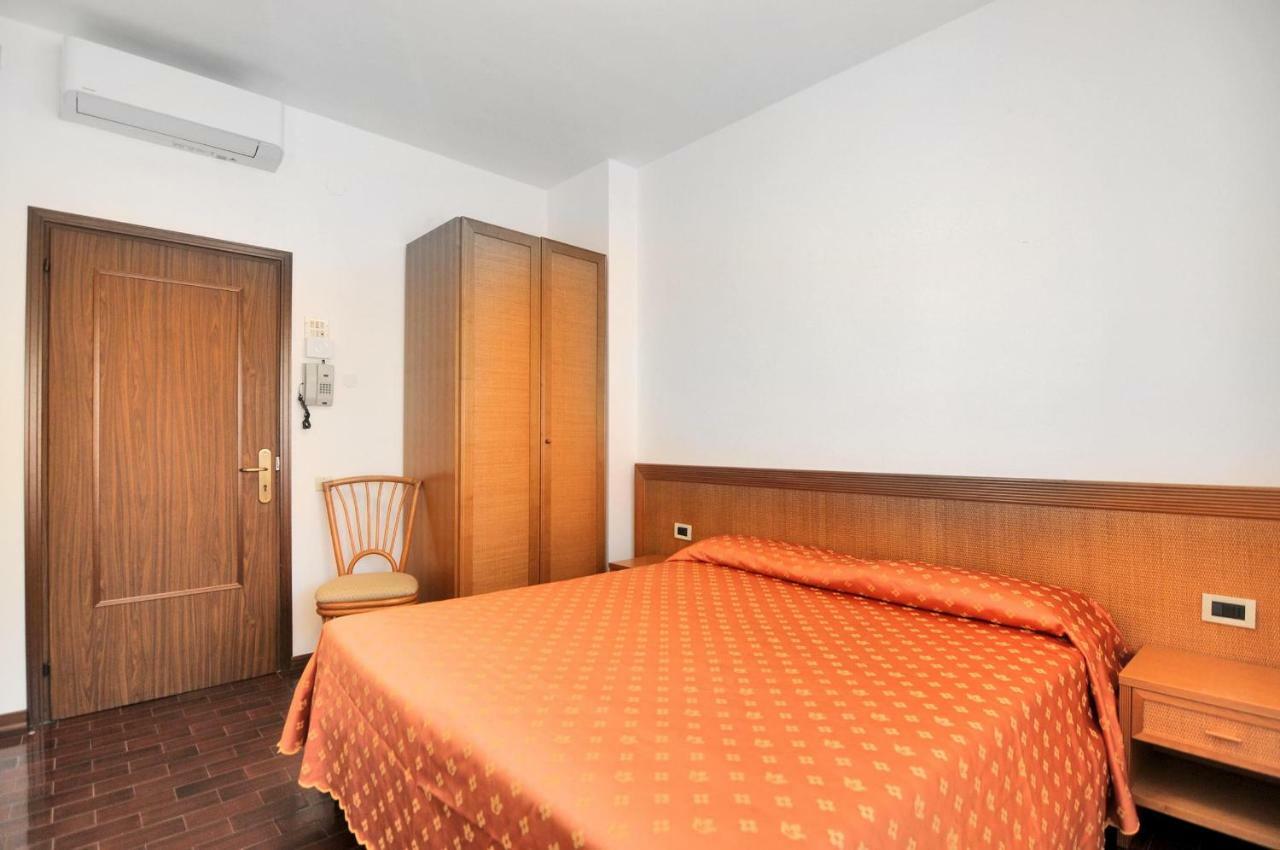 Venus Best Price Caorle Esterno foto