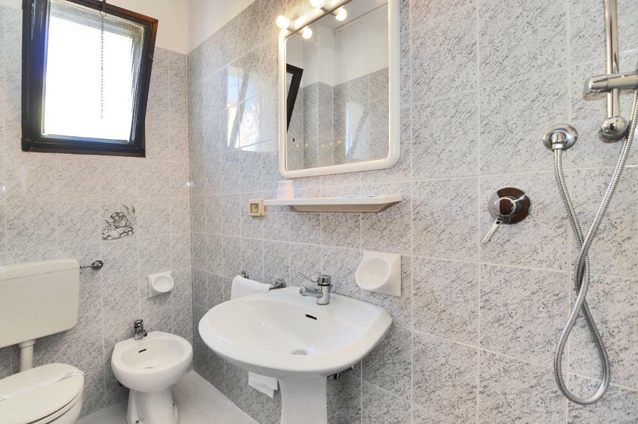 Venus Best Price Caorle Esterno foto