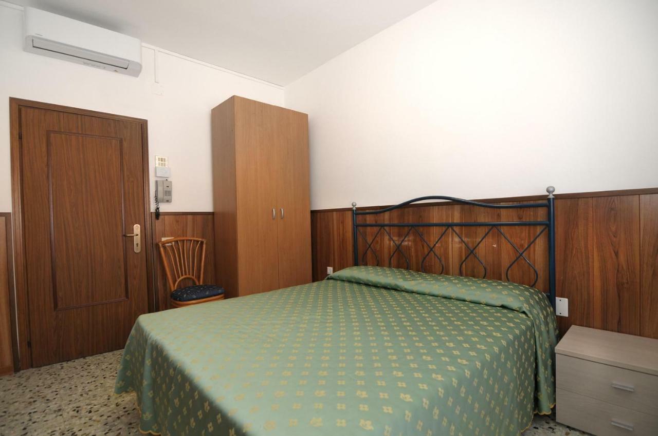 Venus Best Price Caorle Esterno foto
