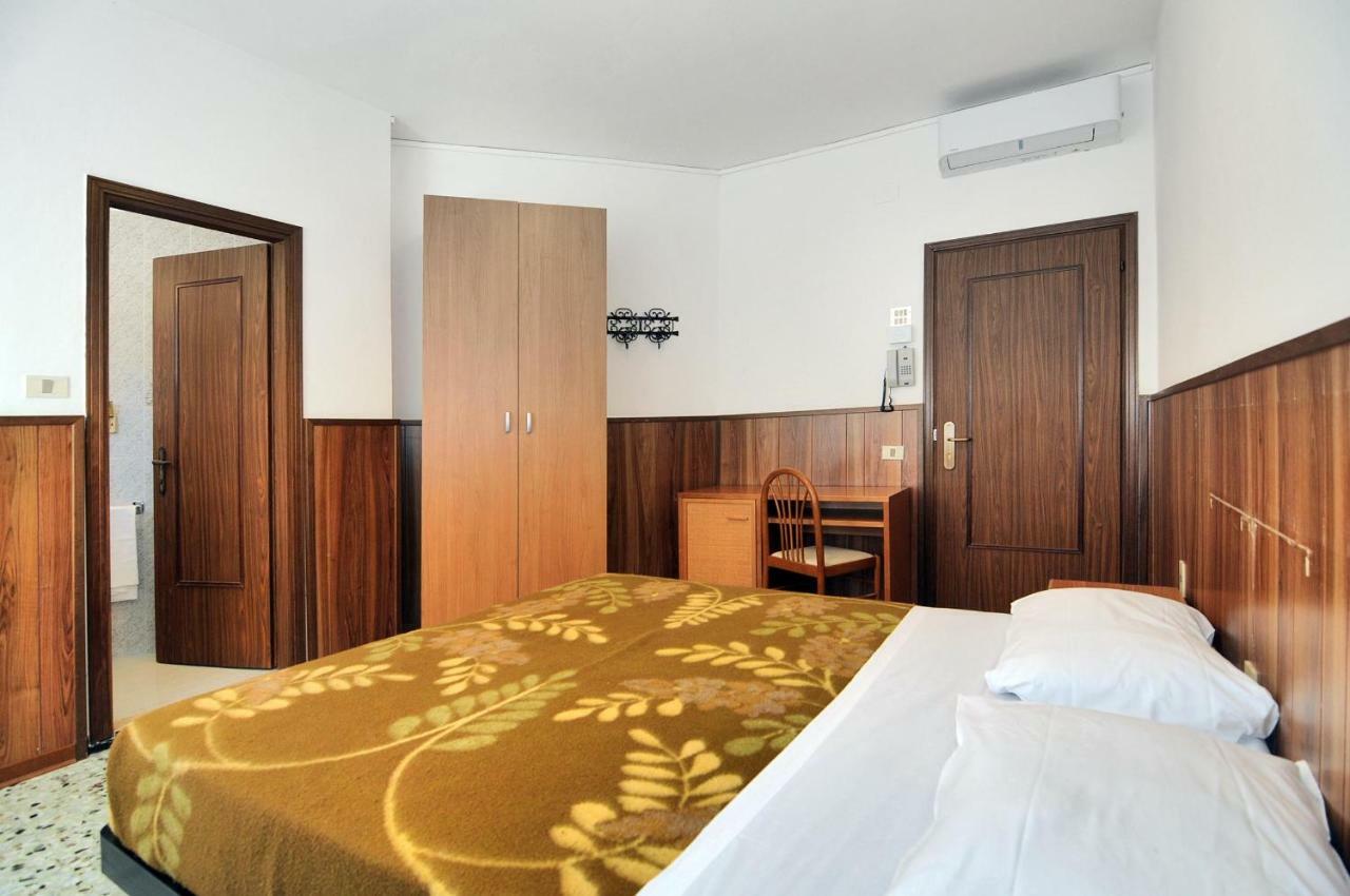 Venus Best Price Caorle Esterno foto