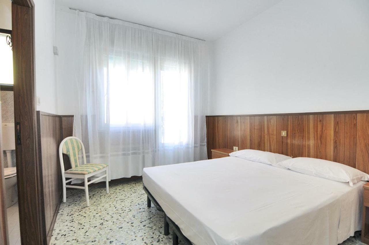 Venus Best Price Caorle Esterno foto