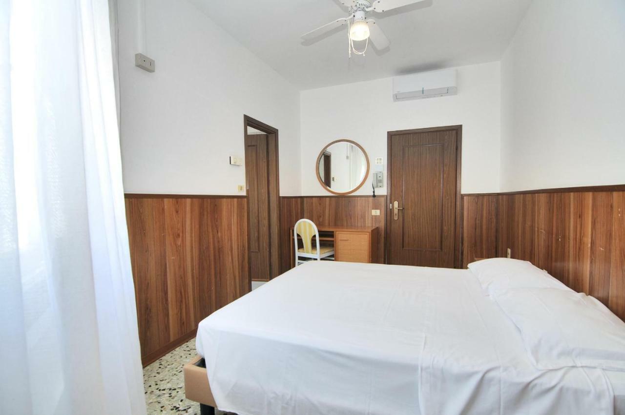 Venus Best Price Caorle Esterno foto