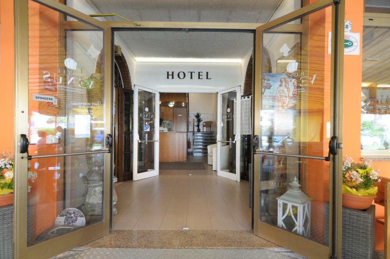 Venus Best Price Caorle Esterno foto